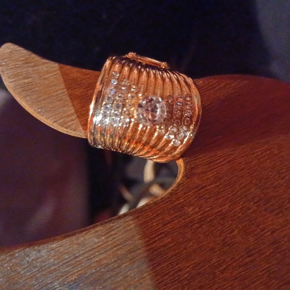 Ring - Picture 2 of 3